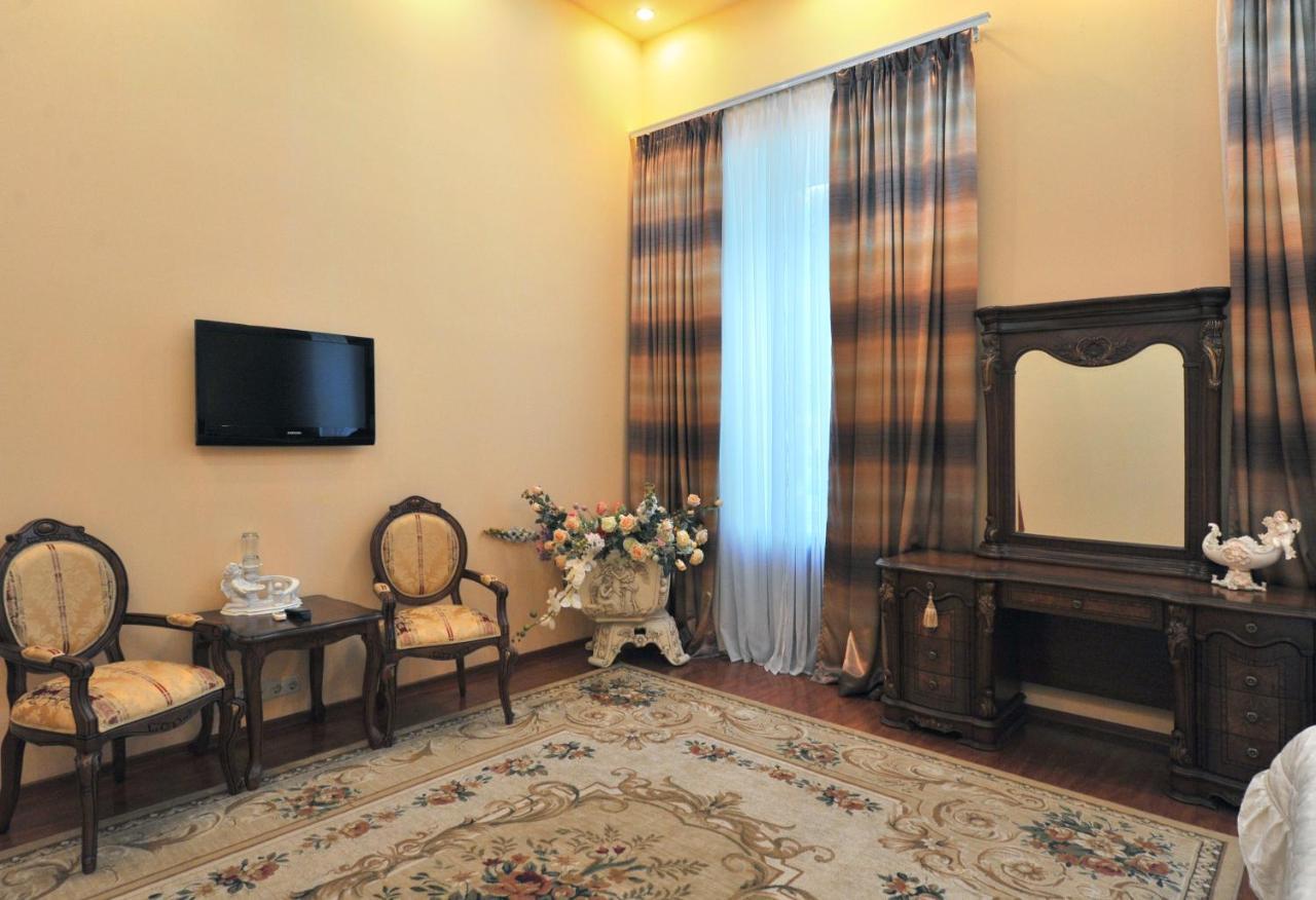 Hotel Reno On Deribasovskaya Odessza Kültér fotó